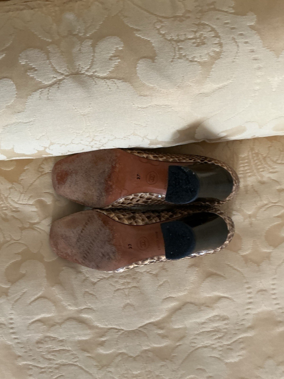 Authentic “CHANEL” Pumps 37 Python snake Patent  … - image 8