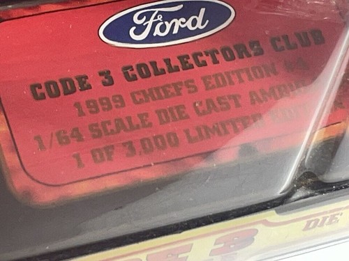 CODE 3 CHIEF'S EDITION # 4 FORD E-350 AMBULANCE MEDIC 1:64 LIMITED EDITION 12253 - Picture 9 of 10
