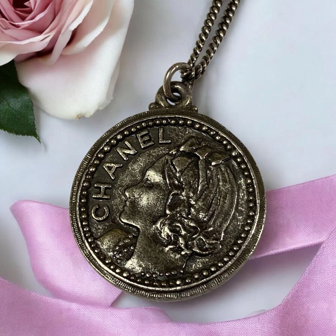 CHANEL Collana Medaglia Catena Oro Moneta Mademoiselle n.5 Donna