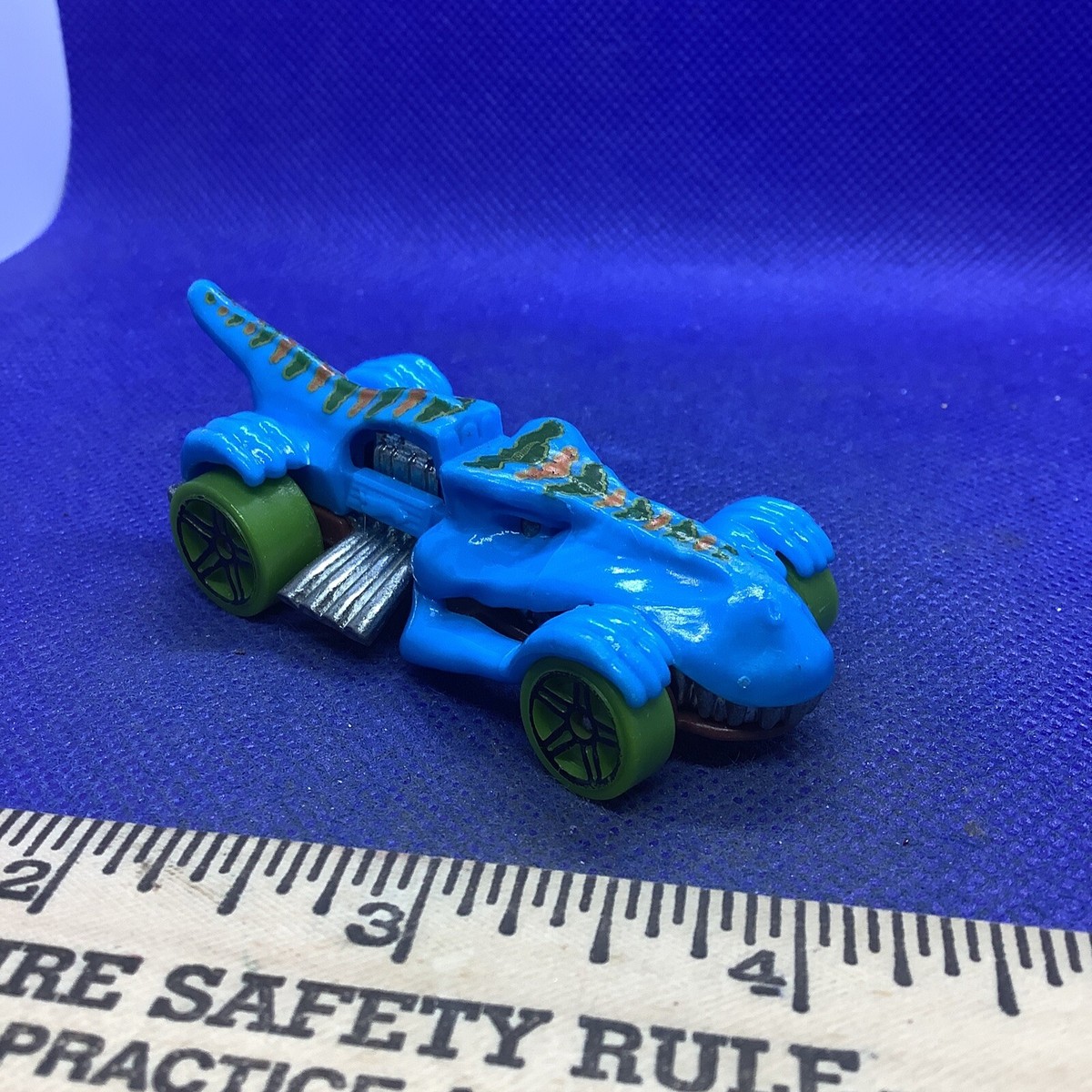 Hot Wheels Dino Riders T-Rextroyer Blue 1:64 Diecast Car 2017