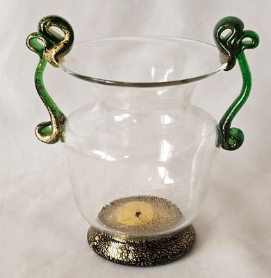 Feine Murano italienische kleine Vasenform mit zwei Henkeln, sehr feines Glas