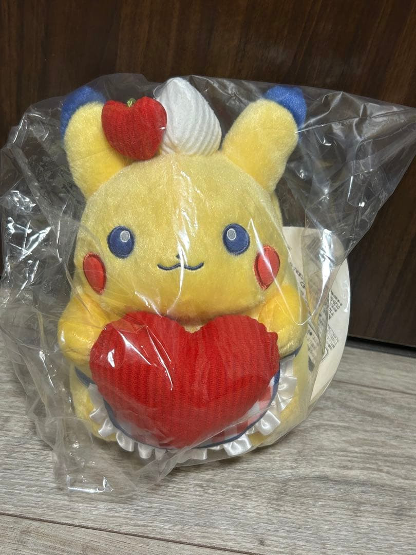 PIKACHU DINER Pikachu Heart Plush Doll Toy Pokemon Center Limited JP New