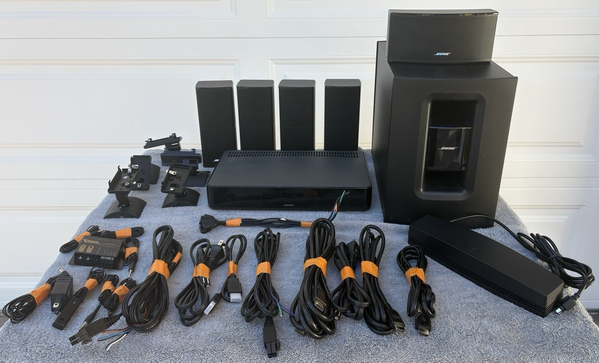 Bose Soundtouch 520 Home Theater System remote brackets cables