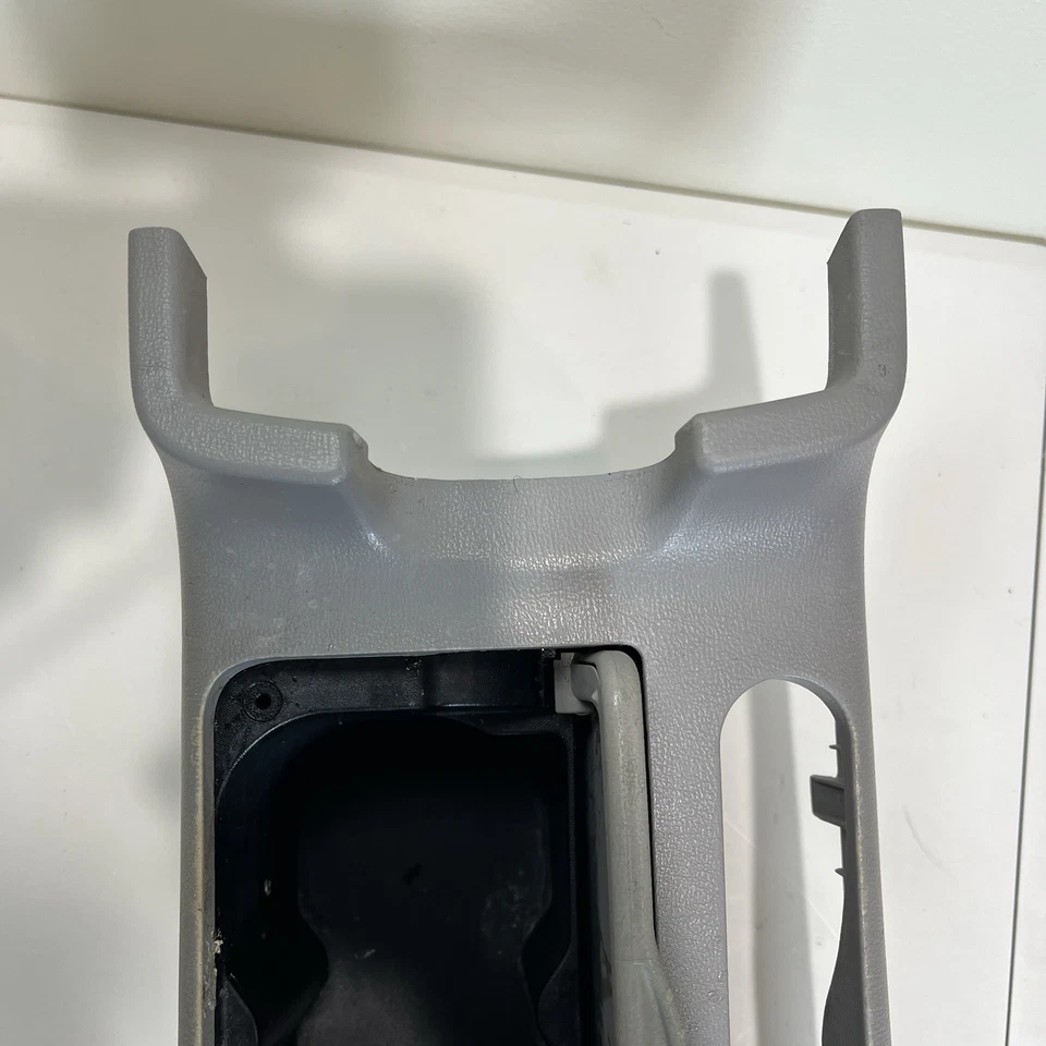 Hyundai Sonata 2006-2008 consola central moldura portavasos bisel de cambio plateado OEM Foto 3 de 4