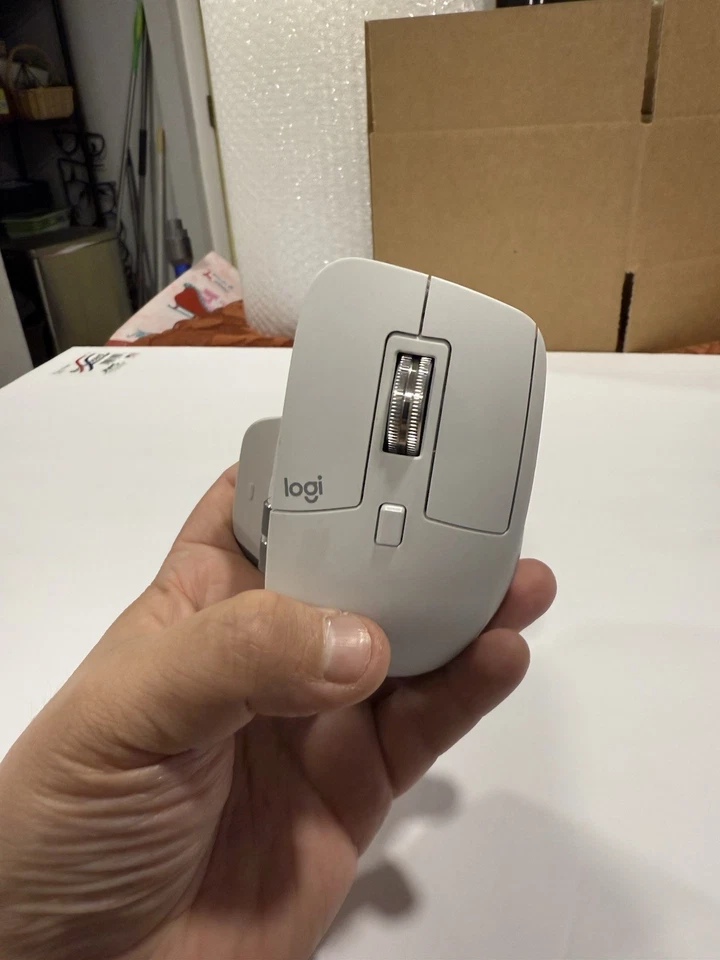 Logitech MX Master 3S For Mac Mouse NO DONGLE TESTED White - Image 4 of 4