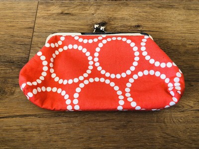 handbolsas with silver hardware