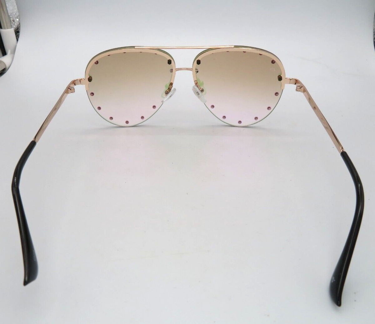 Prive Revaux The Sixth Man Mirrored Stud Rim Sunglasses - Pink Prive Revaux “The Artist” Polarized Sunglasses – Outlet Express main image 3