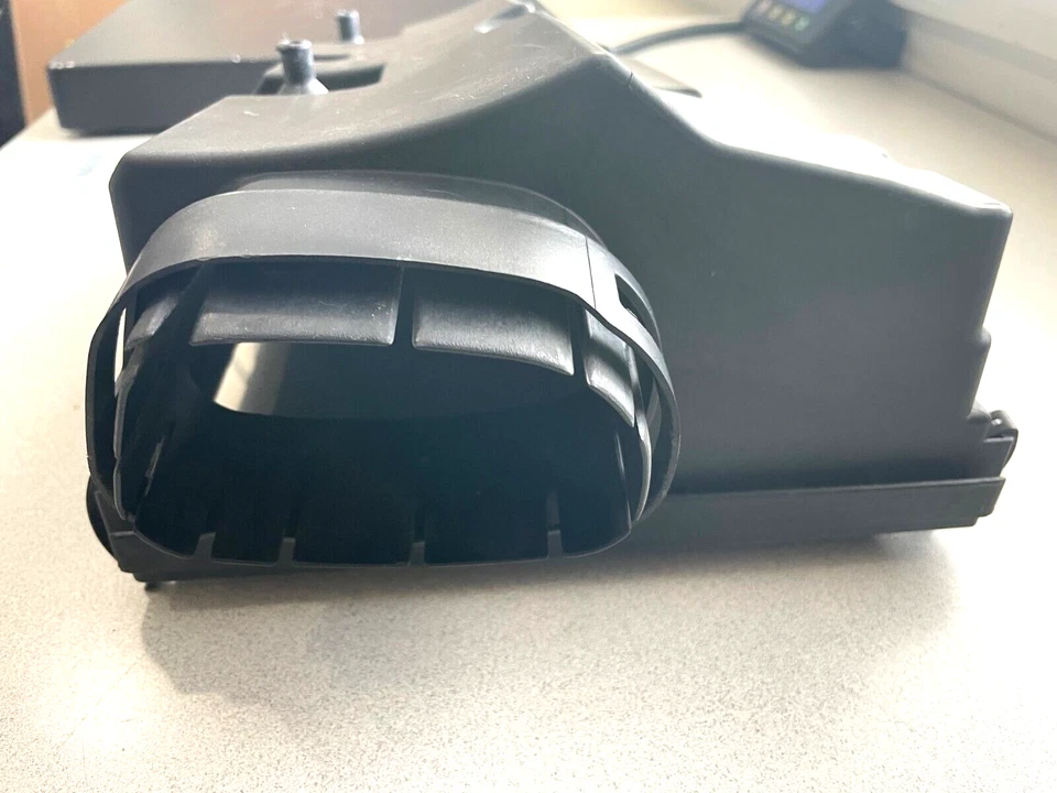 2007-2013 BMW X5 3.0Si E70 ~ AIR INTAKE BOTTOM FILTER BOX ~ 13717548885 Foto 2 de 4