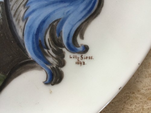 Wappenteller mit Adelswappen, geviert, "Lilly Siess 1892", Durchmesser 26cm. - Picture 3 of 5