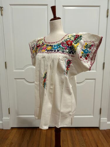Sandra Blouse From San Antonino Oaxaca mexico. Artisan Top, Boho, short sleeve. - Picture 3 of 8