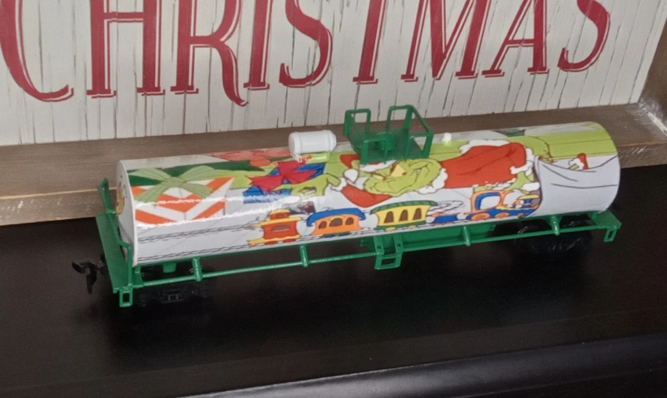 HO scale Dr. Seuss How the GRINCH stole Christmas HO scale train tanker mehano - Image 2 of 4