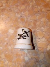 Dé à coudre en Porcelaine Vintage – Décor Deux Oiseaux – Objet de Collection