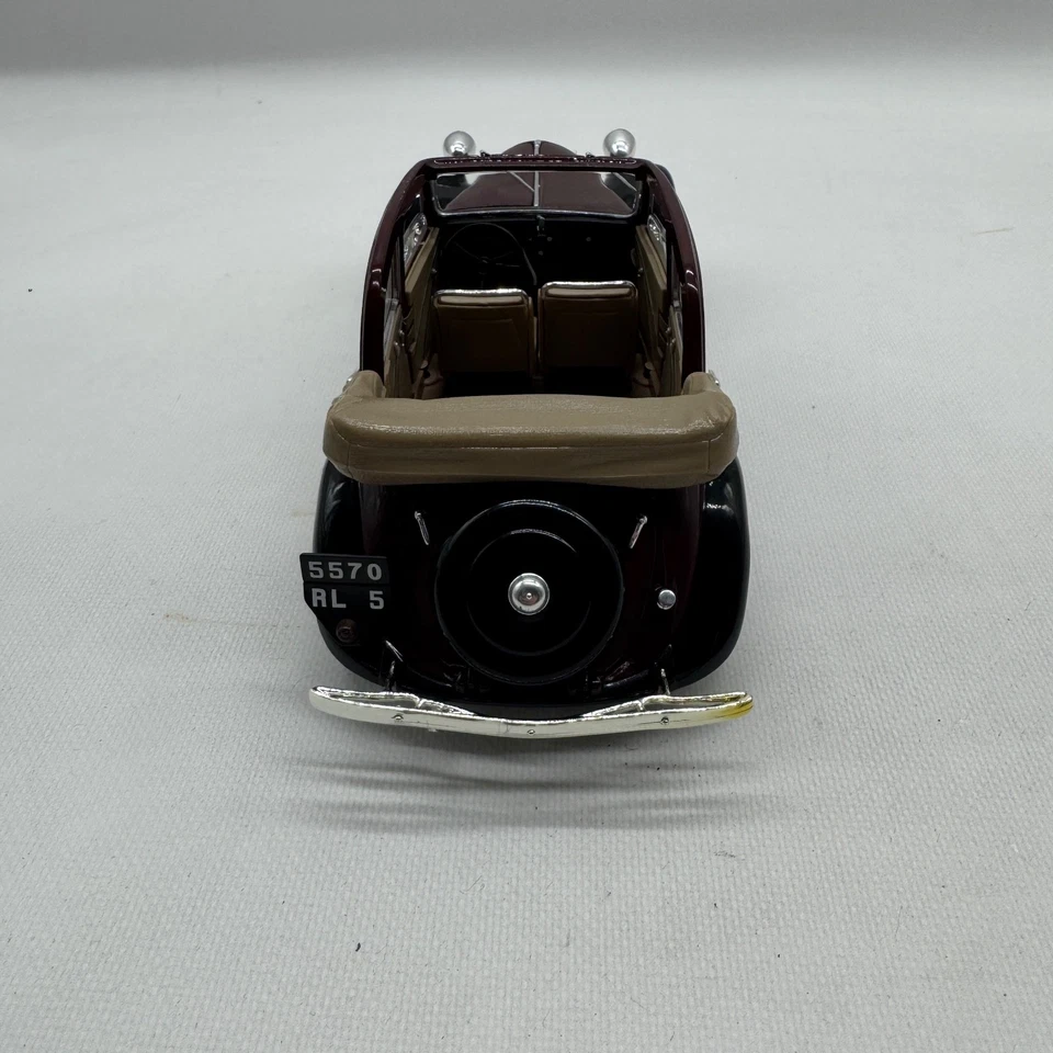 MODELLINO AUTO CITROEN TRACTION TYPE 11B 1938 - SOLIDO - SCALA 1:18 - Immagine 4 di 4