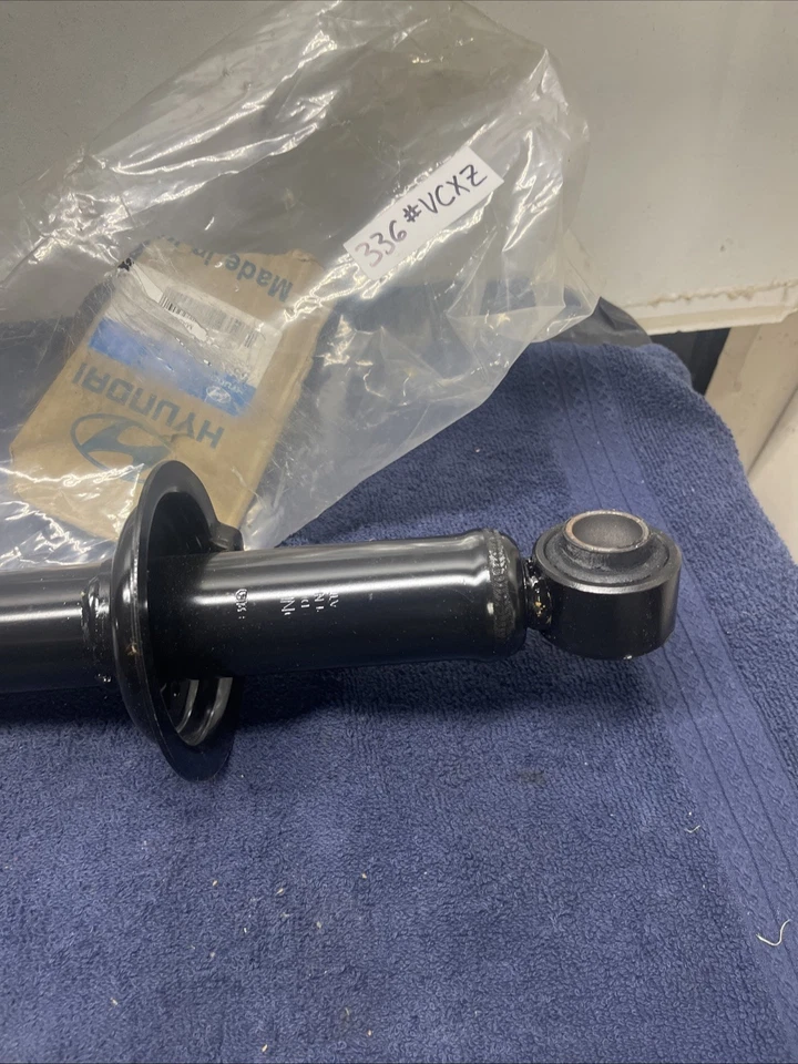 Amortiguador trasero izquierdo derecho hyundai sonata 55311-3q810 OEM (2,0 L, 2,4 L) Foto 3 de 4