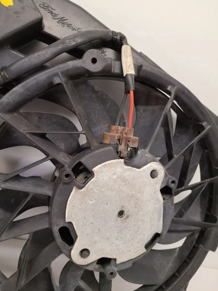 2005 2006 2007 Ford Freestyle 3.0L motor refrigeração radiador ventilador motor cobertura fabricante de equipamento original - Imagem 4 de 4