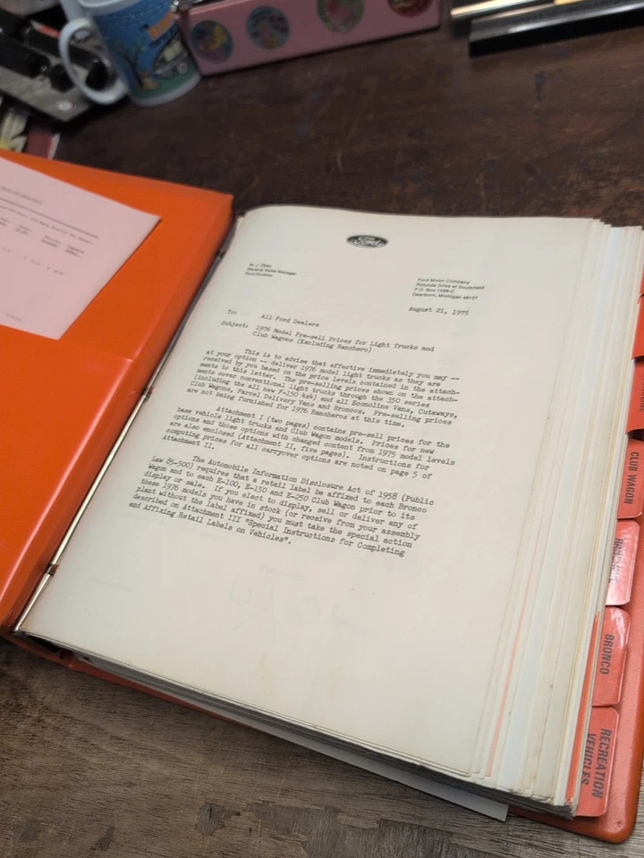Ford Truck 1976 concesionario álbum libro de datos manual F100 F250 concesionario Bronco Foto 3 de 4