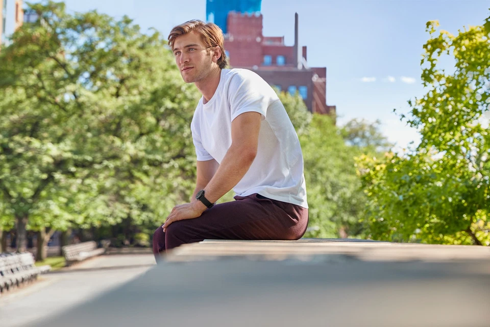 Garmin VIVOMOVE SPORT schwarz Hybrid Smartwatch Fitnesstracker 0,8" Android iOS - Bild 2 von 4