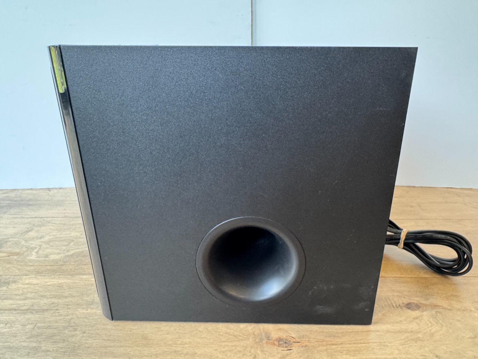 Yamaha RX-V373 5.1 AV Receiver + NS-SW40 Subwoofer + NS-B40 + 4x NS-C40 Speakers