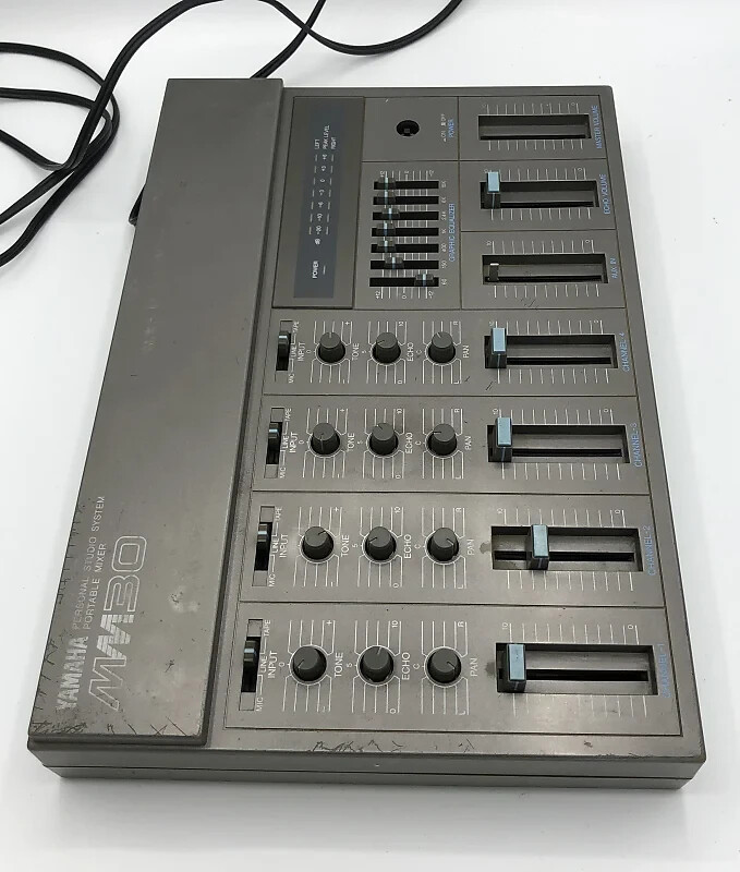YAMAHA ポータブルアナログミキサー MM30 日本製 Yamaha MM30 Portable Mixer Works But missing knobs, slider