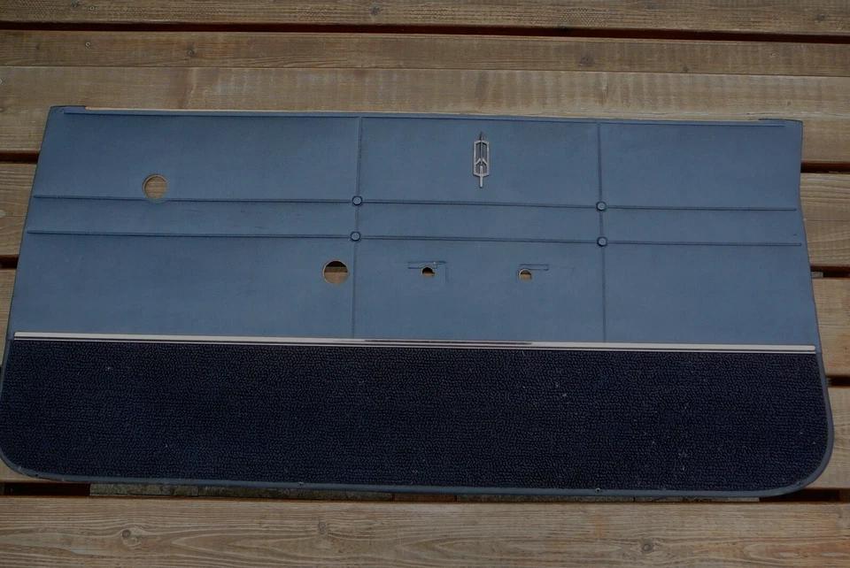 1965 Oldsmobile F85 Interior Door Panels - Image 2 of 4