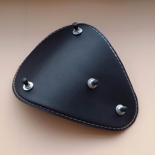 Black Leather Solo Seat For Harley Honda Kawasaki Suzuki Yamaha Chopper Retro XL - Picture 3 of 5