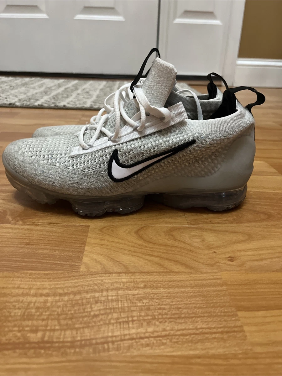 Nike vapormax flyknit size 6 hotsell