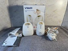 Vtech Safe & Sound Digital Audio Baby Monitor with One Parent Unit DM111 White