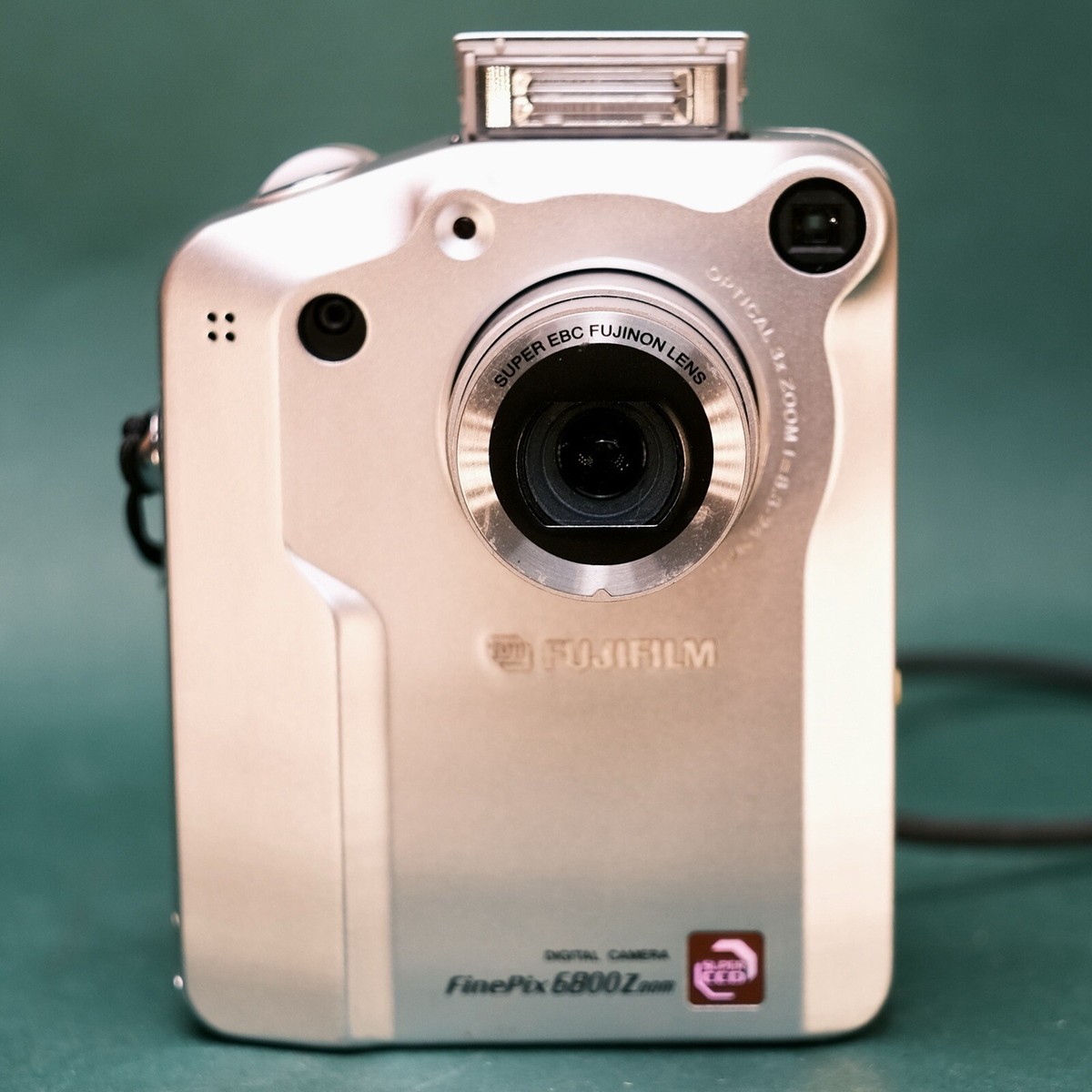 fujifilm finepix 6800 zoom 3.3 CCD SENSOR, 128mb Card New Battery