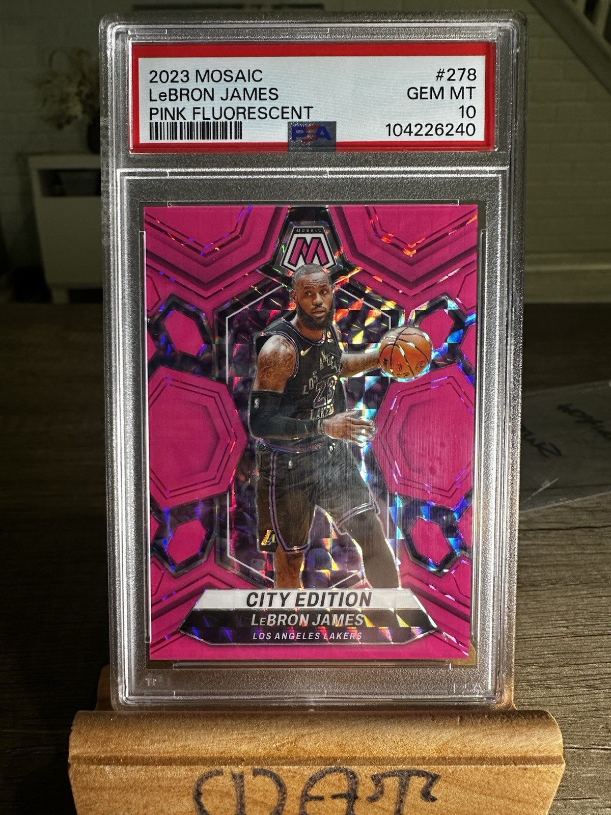 LEBRON JAMES 2023 Mosaic City Edition Pink Fluorescent Prizm /10🐐👑 Invest!
