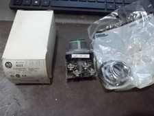 NIB ALLEN BRADLEY 800T-A1A SER T PUSH BUTTON GREEN (242-1)
