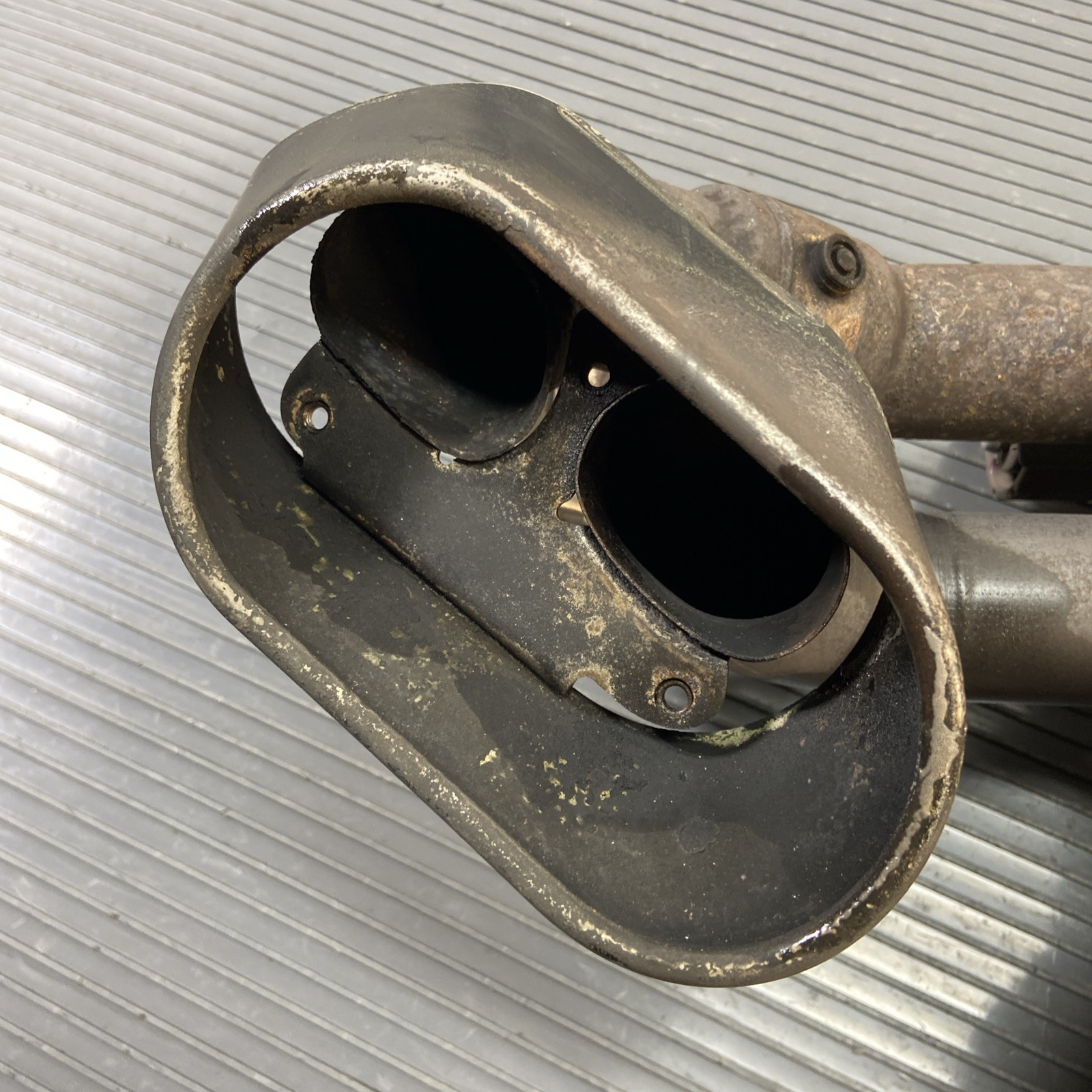 2014-2020 BMW i8 I12 1.5L Exhaust System Rear Muffler W/ Pipe OEM *NOTE*