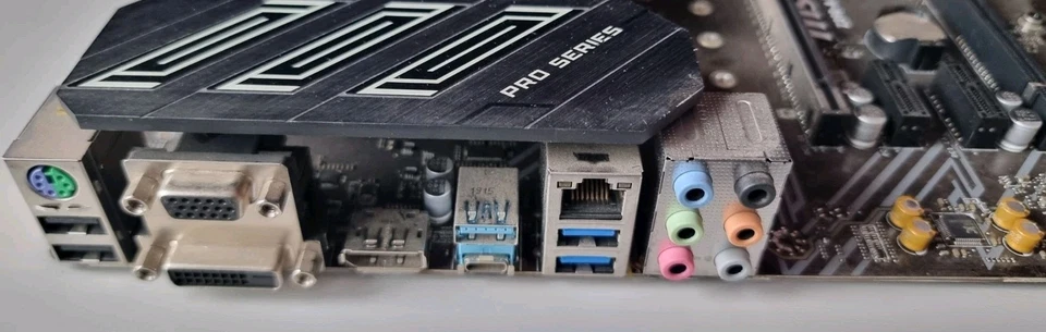 Bundle pc desktop scheda madre MSI z390 a pro+i7 8700 + 16 gb ram - Immagine 2 di 3