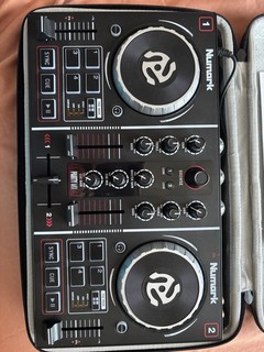 Numark Party Mix DJ Controller