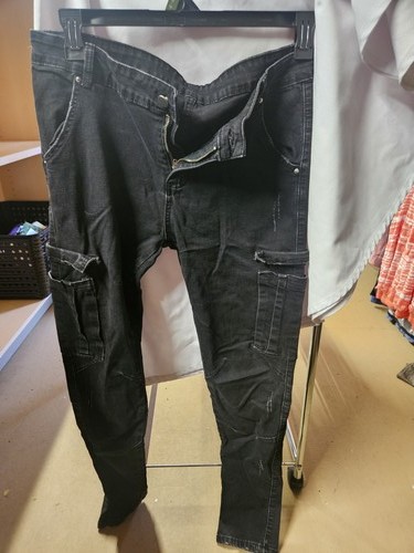 Black Cargo Jeans Size L with Multiple Pockets - 25% Off 5+