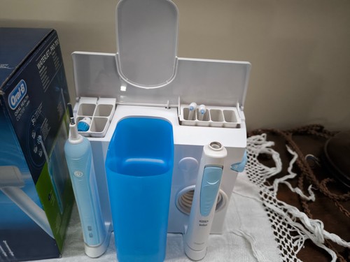 Oral-B waterjet cleaning system + pro 700. Spazzolino elettrico - Imagen 5 de 7