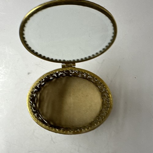Vintage Ormolu Footed Ornate Trinket Box Gold Color - Picture 4 of 8