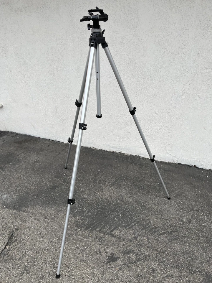 Bogen Manfrotto m/3020 Pro. CameraTripod w/Model 3028 Head Vintage Made in Italy - Image 4 of 4