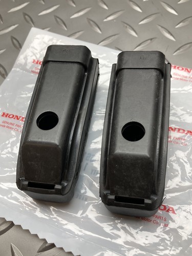 Honda NS400R NS400 R / Front Footpeg Footrest Rubbers / Pair Set / Genuine - Picture 3 of 7