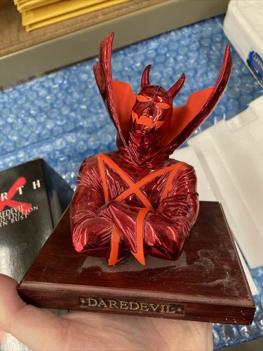 MARVEL DYNAMIC FORCES EARTH X DAREDEVIL MINI BUST STATUE LIMITED RUN OF 2000 - 第 1/5 張圖片