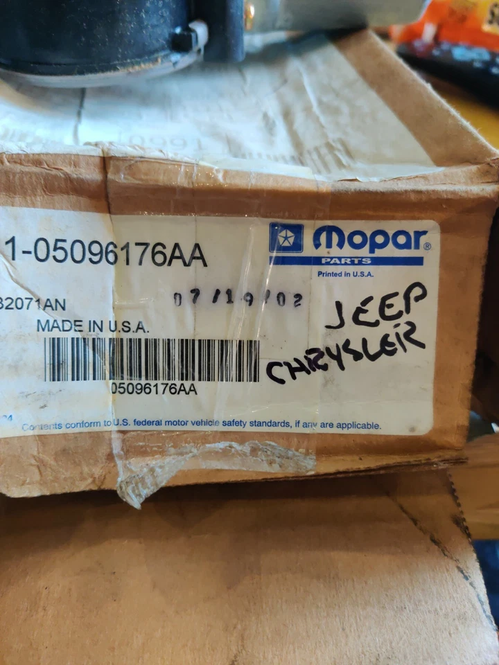 Jeep Cherokee Electric Power Window Motor 05096176AA Ea0149g Ay262100-0961 - Image 2 of 4