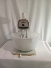 Vintage Sunbeam Vista Deluxe Mixmaster 12 Speed with Mixers And Bowl. Nice Cond.