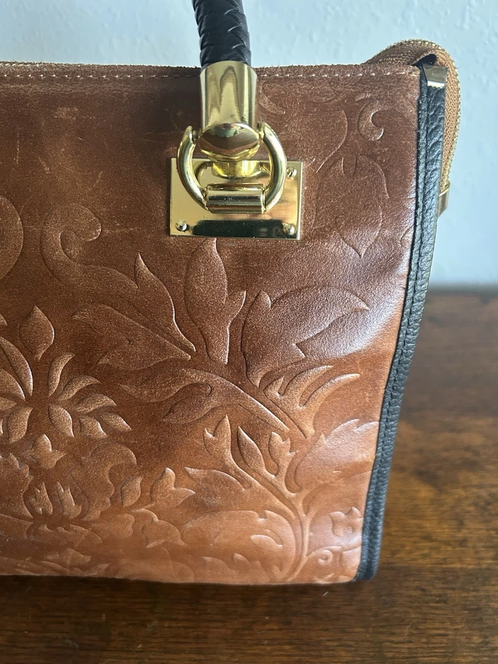 Cartera Borde En Pelle de cuero marrón en relieve hecha en Italia Foto 3 de 4