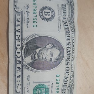 1995 $5 Federal Reserve Note Five Dollars B68798796D Circulated Uncertified