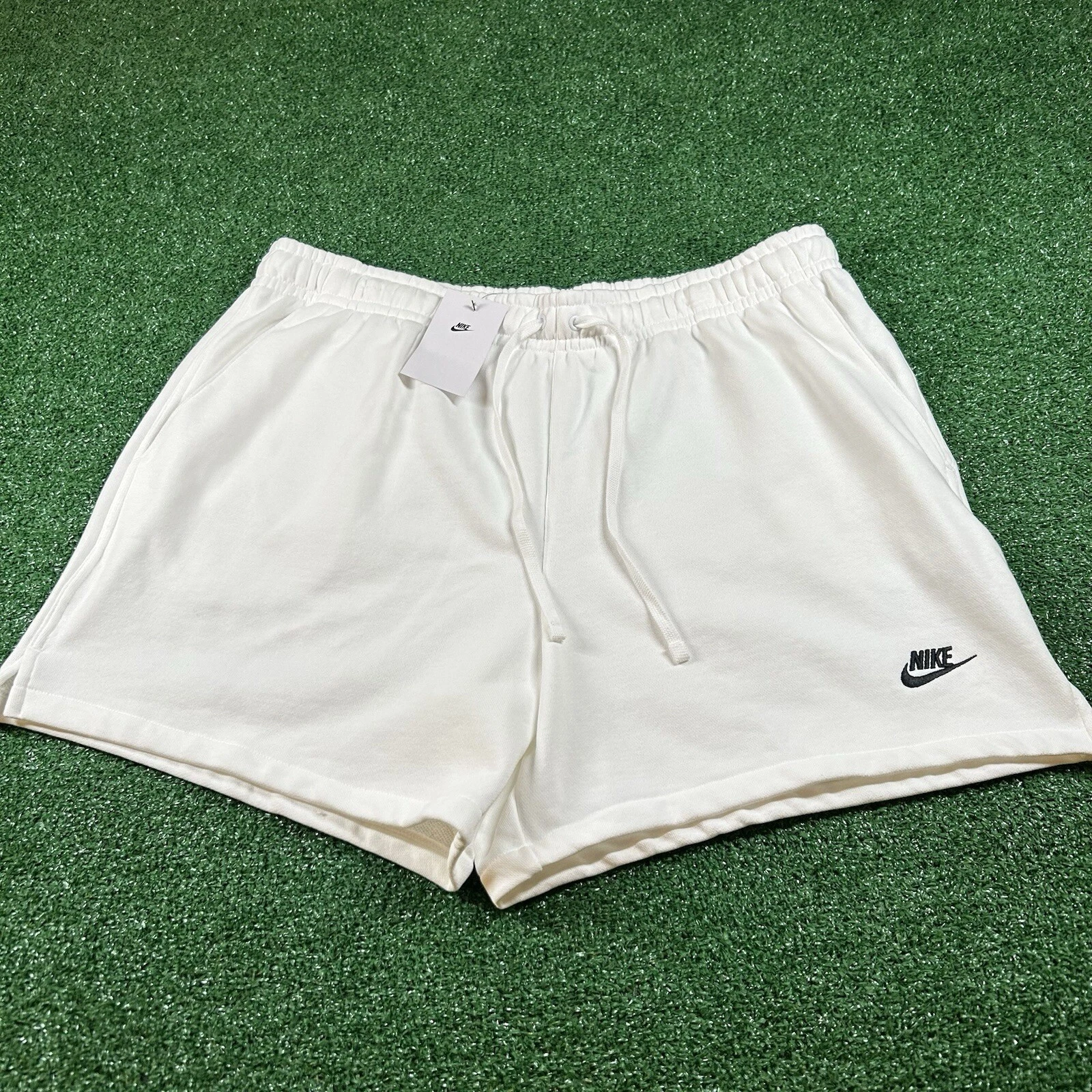 Nike Sportswear Club Fleece Shorts Mens XXL White Standard Fit Above Knee NWT