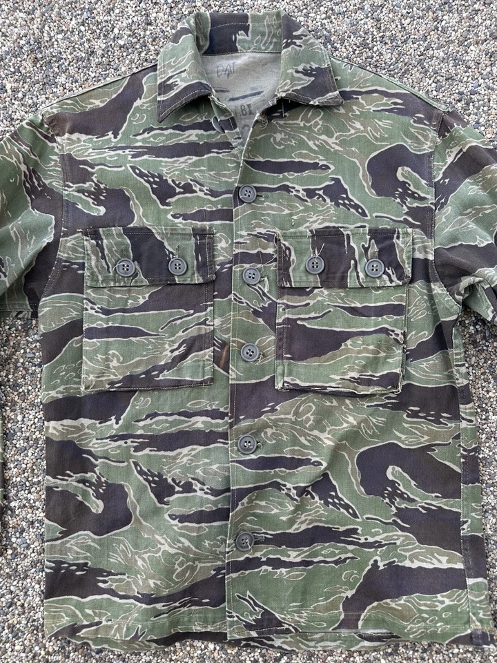 Vietnam Vietnamita Tigre Rayas Camisa Pantalones Uniforme Tigre Rayas Foto 3 de 4