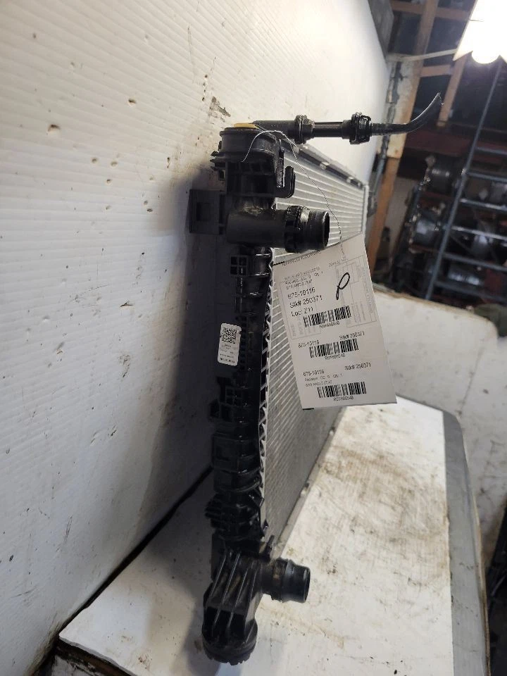 Radiador compatible con 17-24 AUDI ALLROAD 1666548 Foto 3 de 4