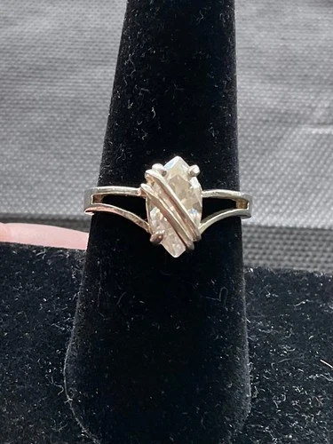 925 steling silver ring size 7.75 marquise cut clear stone vintage