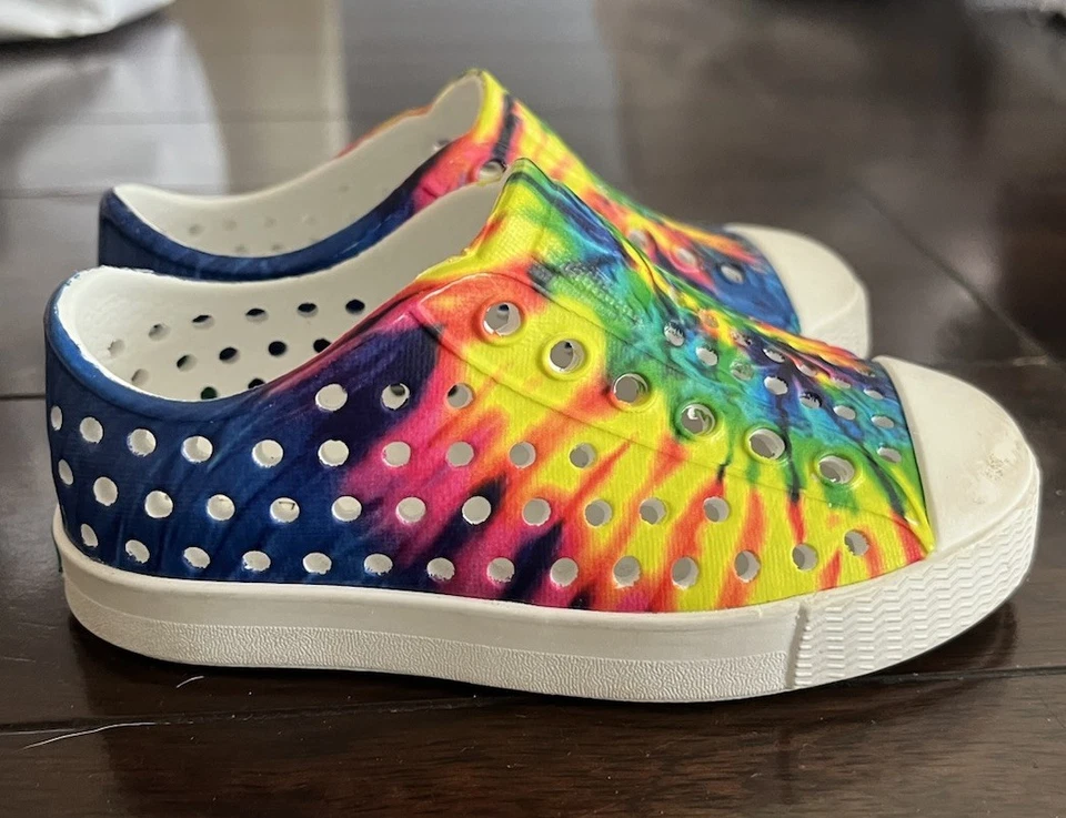NATIVO Jefferson Tie Dye Arco Iris Impermeable Zapatos de Juego Sin Cordones Unisex Talla 6C Foto 4 de 4
