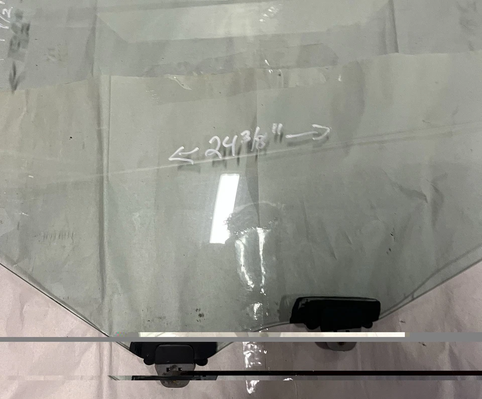 Oldsmobile Intrigue 1998-2002 sedán 4P conductor puerta trasera izquierda ventana vidrio Foto 3 de 4