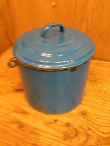 Blue Enamelware Covered Berry Pail with Bail Handle ~ Vintage ~ EN14 - Picture 5 of 9